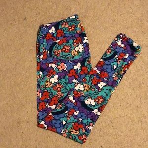 Nesting doll leggings